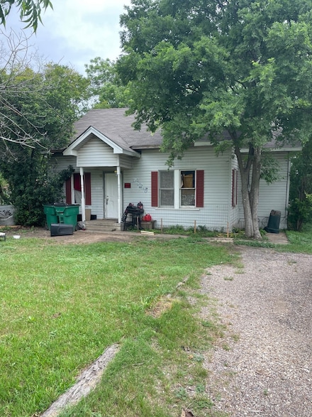 205 S Carpenter St, Mart, TX 76664