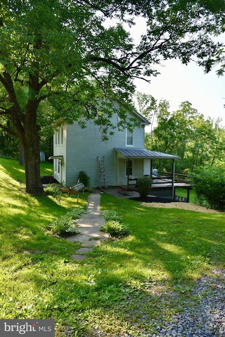 1689 Old U S 22, Lenhartsville, PA 19534