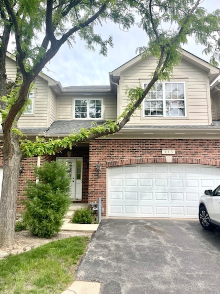 333 N West Pointe Dr, Vernon Hills, IL 60061