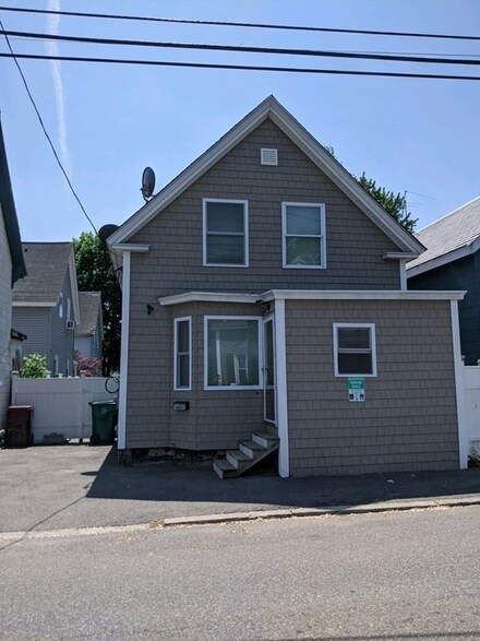 25 Anderson St, Lowell, MA 01852
