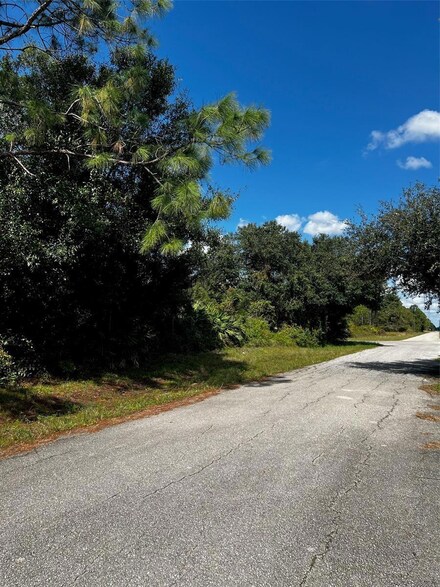 1221 Hamilton Ave, Lehigh Acres, FL 33972