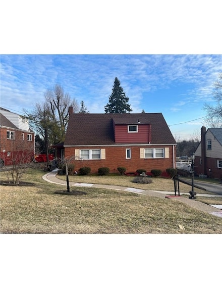 5 Barton Dr, Pittsburgh, PA 15221