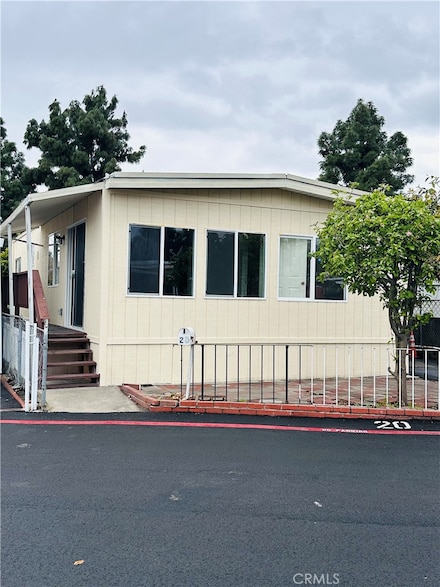 12600 Van Nuys Blvd Unit 20, Pacoima, CA 91331