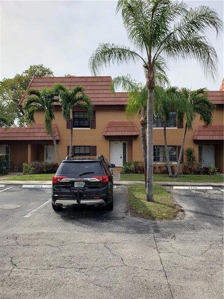 4669 NW 9th Ave Unit 104, Pompano Beach, FL 33064
