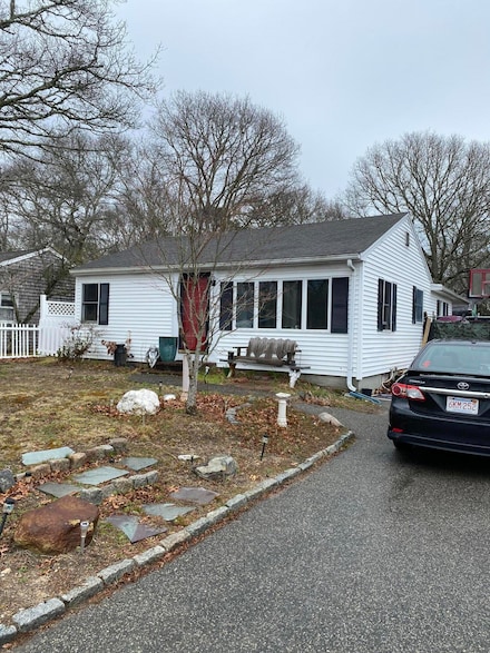 128 Shorewood Dr, East Falmouth, MA 02536