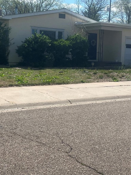 1626 Alexander Cir, Pueblo, CO 81001