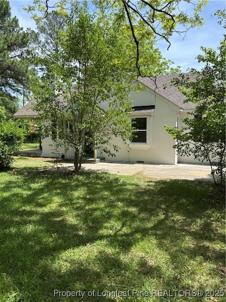 1560 Seabrook Rd, Fayetteville, NC 28301