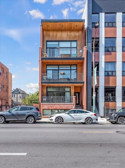 1732 N California Ave Unit 1, Chicago, IL 60647