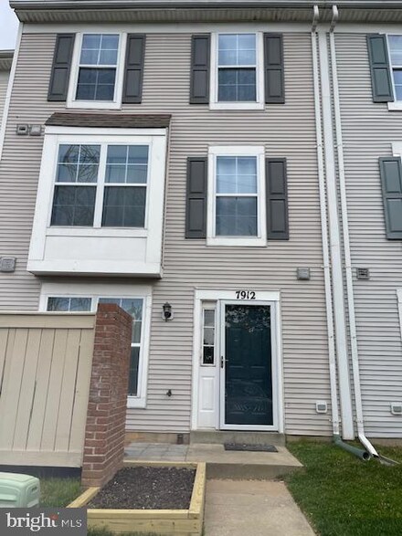 7912 Otter Cove Ct, Montgomery Village, MD 20886