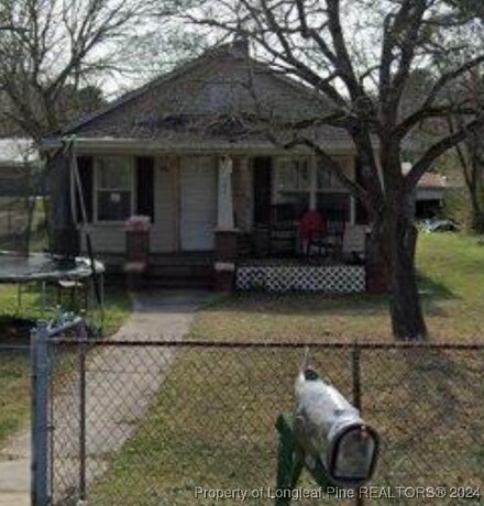306 Bethel St, Bladenboro, NC 28320
