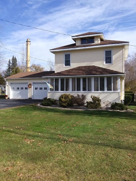 98 Emmons St, Dannemora, NY 12929