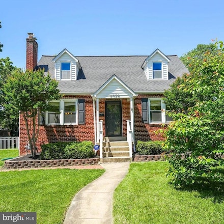 2926 Stuart Dr, Falls Church, VA 22042
