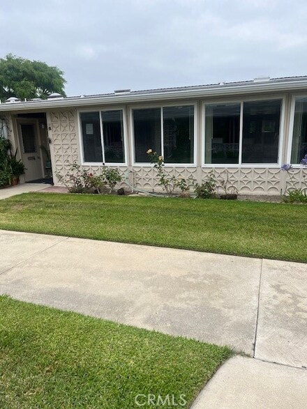 1080 Brookline Rd, Seal Beach, CA 90740