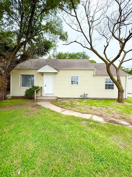 153 S Young St, Wichita, KS 67209