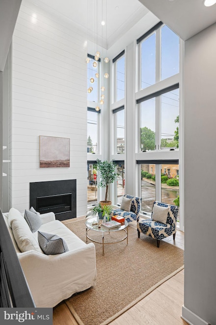 4803 7 Silverwood St, Philadelphia, PA 19128