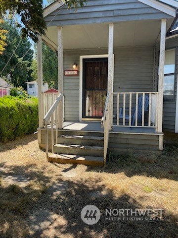 1145 N Cambrian Ave, Bremerton, WA 98312