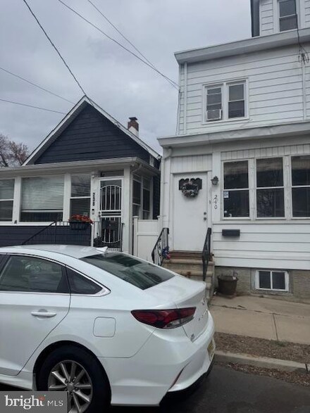 240 Henry St, Trenton, NJ 08611