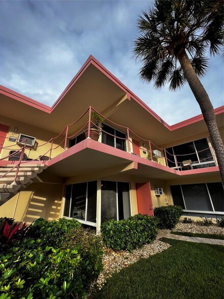 2825 NE 33rd Ave Unit 102, Fort Lauderdale, FL 33308