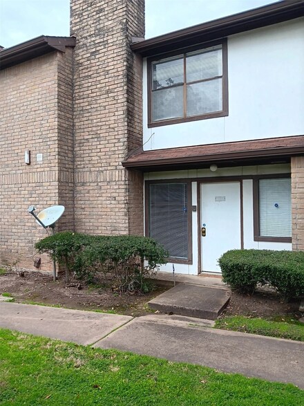 6633 W Airport Blvd Unit 407, Houston, TX 77035