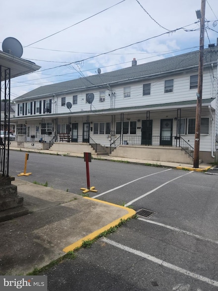 24 Wiggan St, New Philadelphia, PA 17959