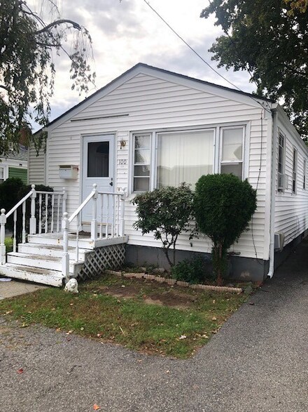 100 Lubec St, Providence, RI 02904