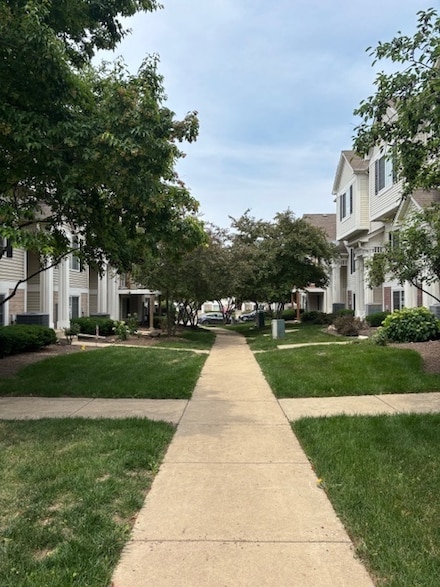 1361 Manning Ave Unit 1361, Montgomery, IL 60538