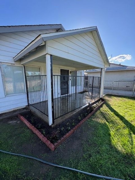 107 W Beechwood Ave, Fresno, CA 93650