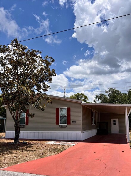 36822 Kay Ave, Zephyrhills, FL 33542