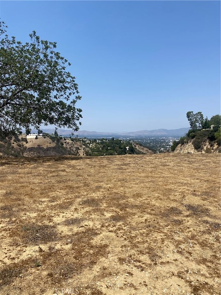 3511 Beverly Glen Blvd, Los Angeles, CA 91423