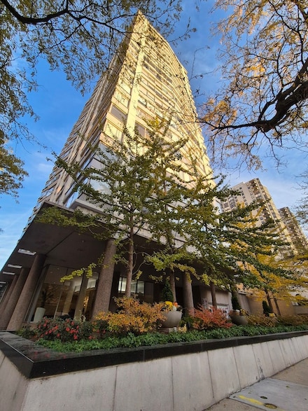 5757 N Sheridan Rd Unit 3J, Chicago, IL 60660