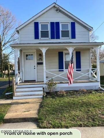 135 3rd St, Keyport, NJ 07735