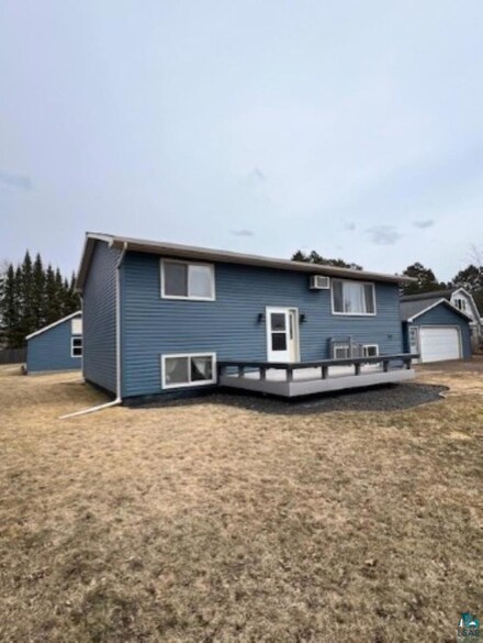 103 Railroad St, Floodwood, MN 55736