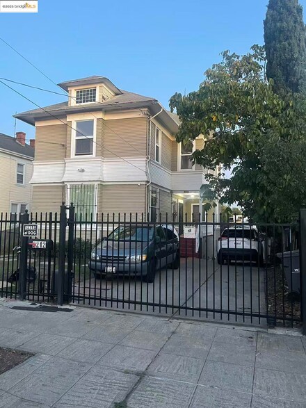 2212 17th Ave, Oakland, CA 94606
