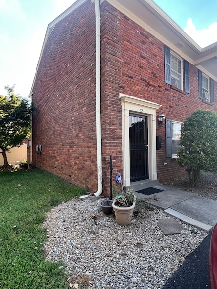 1926 Goldsmith Ln Unit 89, Louisville, KY 40218