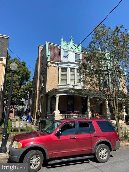 33 W James St, Lancaster, PA 17603