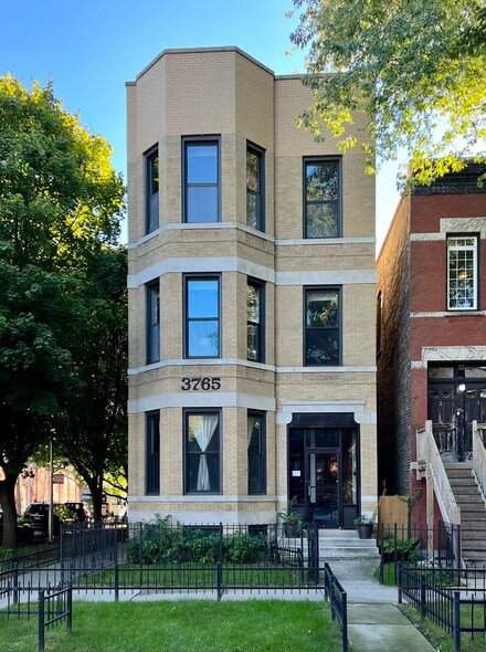 3765 N Kenmore Ave Unit 3E, Chicago, IL 60613