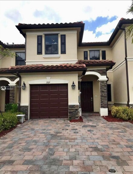 3309 W 90th Terrace, Hialeah, FL 33018