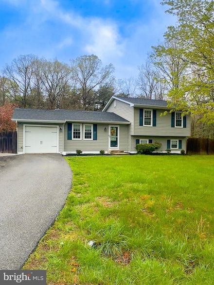 2204 Holly Oak Ct, Waldorf, MD 20601