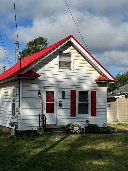 126 Willow St, Jackson, MI 49202