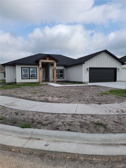 15218 Lake Athens Ave, Corpus Christi, TX 78380