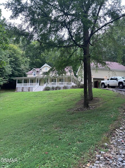 1058 Clearview Dr, Newport, TN 37821