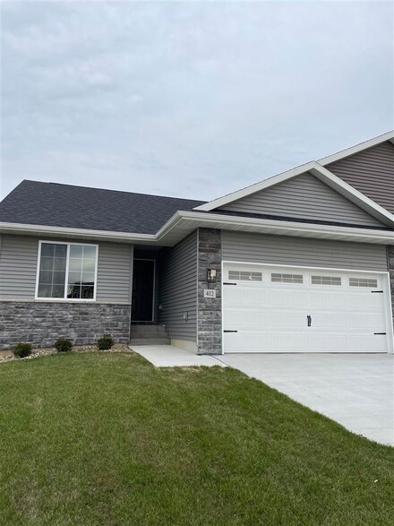 412 Elizabeth Ln, Tiffin, IA 52340