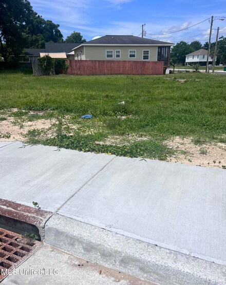 438 Howard Ave, Biloxi, MS 39530