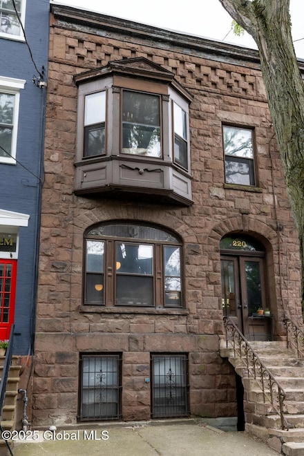 220 Elm St, Albany, NY 12202