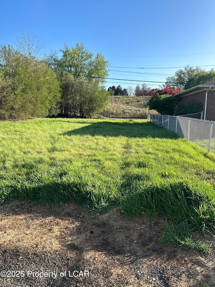 103 E Oak St, Pittston, PA 18640
