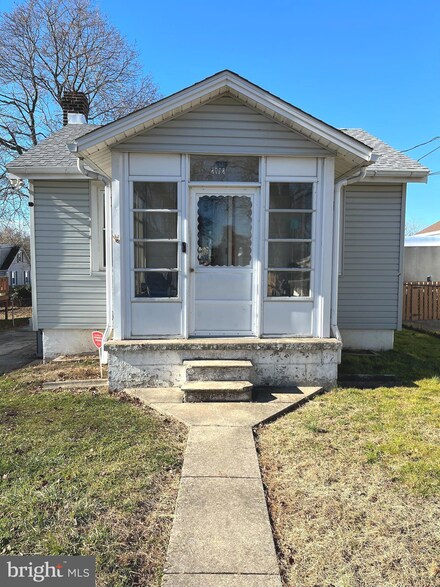 2112 Wharton Ave, Upper Chichester, PA 19061
