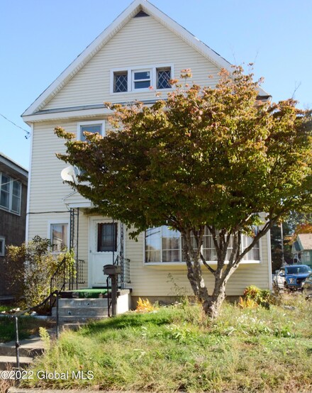 1533 State St, Schenectady, NY 12304