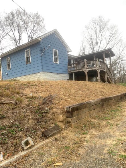 310 Oneil Hill Rd, Clarksburg, WV 26301