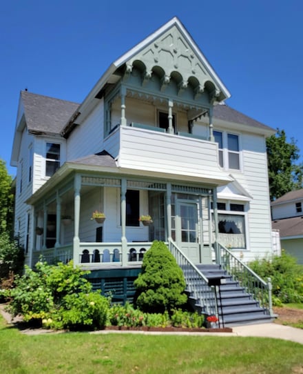 329 W Washington Ave, Alpena, MI 49707