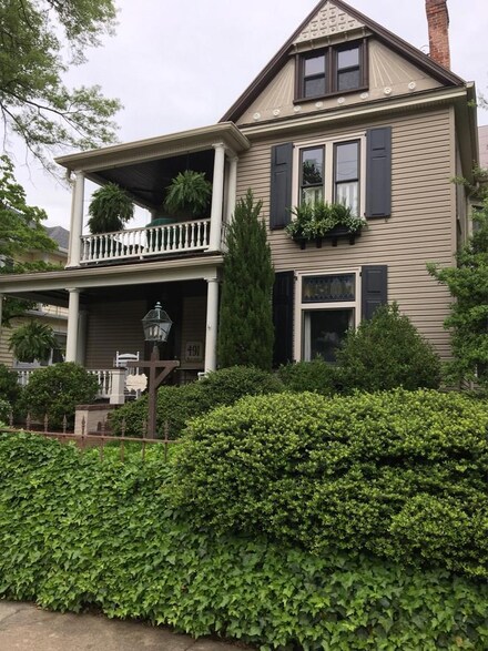 491 W Main St, Danville, VA 24541